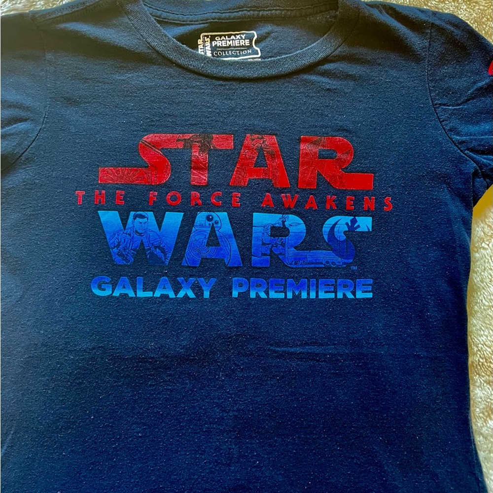 Ladies Galaxy Premiere Collection Star Wars: The Force Awakens Disney T-shirt